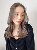 ・ミルクティーブロンドダークブルーワンホンレイヤーウルフ