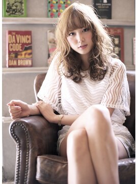 ロイジー(roijir) 【roijir 表参道】重め前髪×ハイトーンベージュ