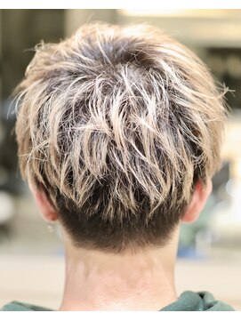 ヘア デザイン リスク(HAIR DESIGN RISK) 【RISK 高橋勇太】ホワイトグレージュツーブロックマッシュ