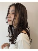 鎖骨ミディアムレイヤー イメチェン くびれヘア 小顔 韓国 暗髪