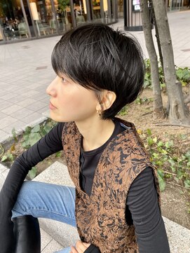 ハルキ ミナト ジャパン オオサカ(HARUKI MINATO japan OSAKA) 大人美人ショートショコラアッシュ前髪小顔カットモテ髪