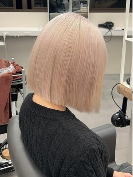 ベレーザ 渋谷(BELEZA) 11005艶髪ホワイトブロンド切りっぱなしボブ韓国マロンベージュ
