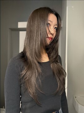 ビューズ(VIEWS) ロングレイヤーカットワンホンヘア/表参道南青山美容室