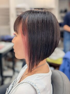 ヘアデザイニング ズーム 飯田橋店(hairdesigning Zoom) バイカラー前下がりボブ