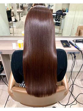 キュア 表参道(CURE) ・表参道駅・縮毛矯正・髪質改善・トリートメント・美髪矯正