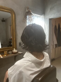 バーミリオン(vermilion)の写真/しずかでゆったりじぶんじかんを。ライフスタイルに合う髪型へ整える贅沢なサロン★