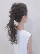 フレイストート(Frais Tout)&nbsp;大人可愛いポニーアレンジ