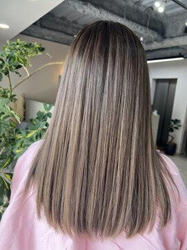 フラッグ ヘアー 天神西通り店(Flag HAIR) グレーベージュ エアタッチ ハイライト