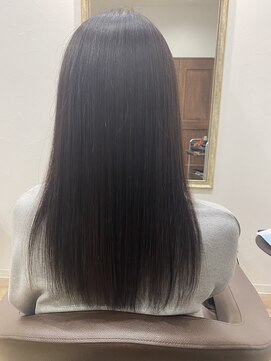 ロッコ(Rocco) 艶髪ストレートヘア