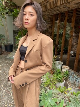 イキ 表参道(iki omotesando) ミディアムヘア/スラッシュ/グレージュカラー/デザインカラー