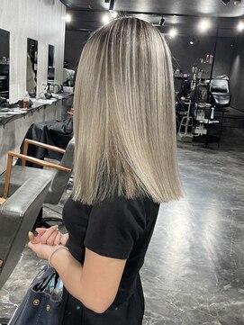 レゴリス(REGOLITH) ベージュバレイヤージュ