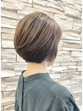 ロカビリー(Rockabilly) Inverted bob＃豊川美容室＃諏訪町＃眉毛サロン＃フェイシャル