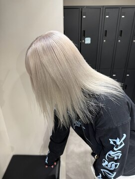 ベレーザ 渋谷(BELEZA) 12509髪質改善金髪ホワイトブロンドシルバーアッシュストレート