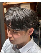 ジェットブラックキューサンロク(JET BLACK 936) フェザーパーマ/カスタム　【風を味方に、シルエットで魅せる】