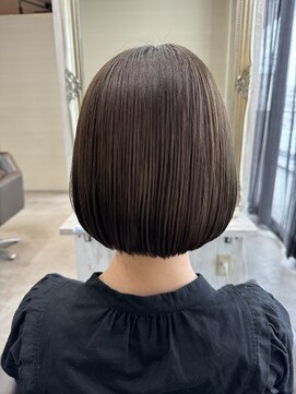 アイボリードット(ivory.) ぱつっとボブ