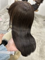 プラグ(Plug)&nbsp;ロング白髪染めケラチントリートメント脱縮毛矯正似合わせカット