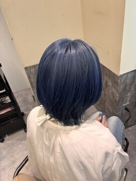 テン バイ アンブルリュクス 池袋(teN +by ambleluxe) ブリーチ一回で出来るブルー