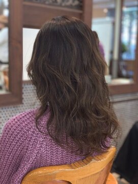 クアトロ グランシュ 川崎店(QUATRO × GranCieux) 【QUATRO川崎】フェザーロング　谷口星利