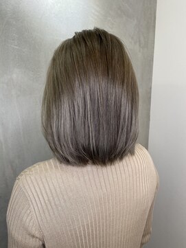 アンダーバーホワイトモデ 河内長野(_WHITE mode) ☆透明感カラー大人 グレージュカラーレイヤーカット