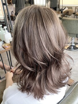 ヘアスタジオニコ(hair studio nico...) グレージュ