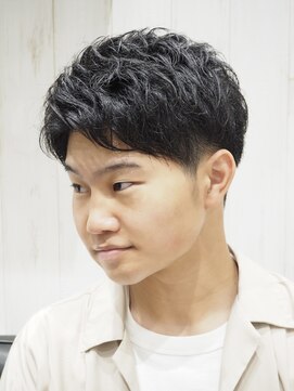 ヨシザワインク プレミアム 横浜 桜木町店(YOSHIZAWA Inc. PREMIUM) くせ毛を活かしたツーブロックアップバングリバースショート