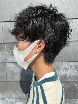 ヒュイル バイ ニアウ(Hwyl by Niau) メンズマッシュパーマ波巻スパイラルパーマニュアンスパーマ