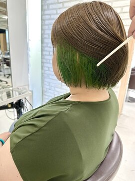 ヘアバイプルーヴ(Hair by PROVE) ボブヘアのグリーンインナー