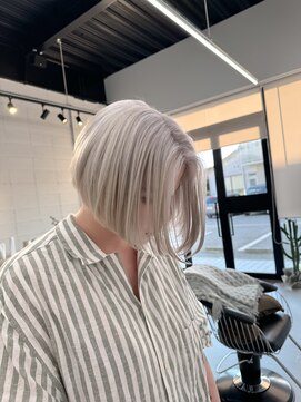 イロ(iro.) ホワイト