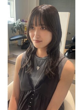 アム(amu) ハッシュカット/グレージュカラー