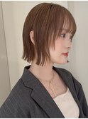 切りっぱなし外ハネボブ艶暗髪シースルーバング