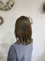 アミュー(amiu) ベージュカラー