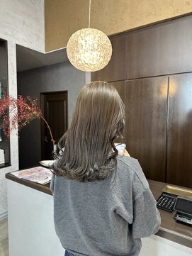 アールトゥーヘアー(art To Hair) ベージュカラー/ロング/ベージュ