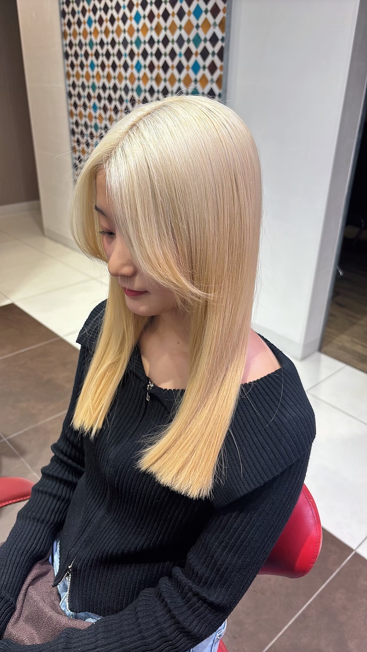 アース 会津若松店(HAIR&MAKE EARTH)&nbsp;ホワイトブロンド×ストレートミディ