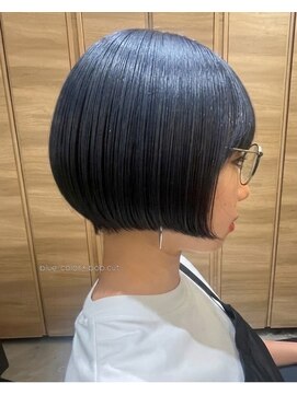 オーク あざみ野(OAK) ネイビーブルー×切りっぱなしボブ