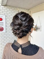 アップスタイル　ヘアアレンジ　パーティーヘア　シニヨン