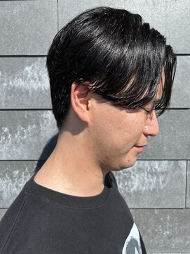 ヒュイル バイ ニアウ(Hwyl by Niau) メンズマッシュセンターパートスパイラルパーマニュアンスパーマ