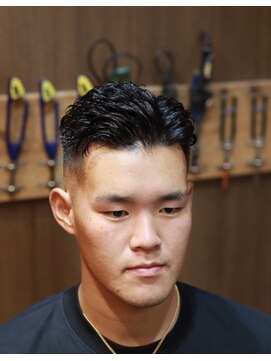 バーバーショップ スバル(BARBERSHOP SUBARU) ＜理容室＞＜バーバー＞ショートバックパーマ