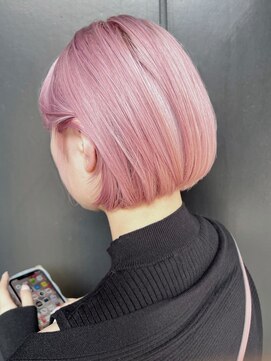 ピークアブー 銀座中央通り(PEEK-A-BOO) ペールピンクブラウン切りっぱなしボブ似合わせイメチェン