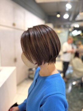 モア 下通店(MORE) ストレートでも丸みのあるショートヘアに