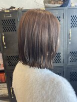 アチーブリス(achieve Liss)&nbsp;ナチュラルヘアカラー×切りっぱなし20代30代40代大人可愛い