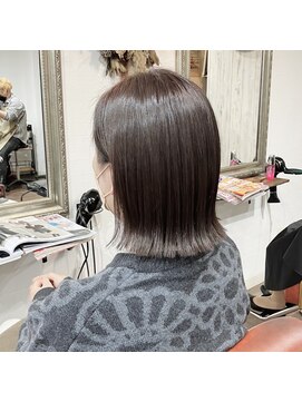 ヘアメイク アンフィ(amphi) 艶髪外ハネボブ