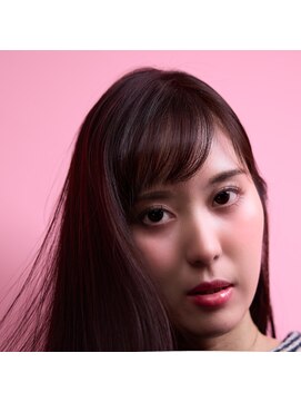 アンアタッシュ(UNE ATTACHE) 進化するストレート ─ カラーと矯正が描く洗練の形