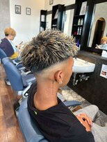 ヘアーワークス ボナ(HAIR WORKS bona.)&nbsp;圧倒的な存在感◎フェードカット×スパイキーメッシュ/ブリーチ