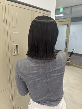 ネイキッドセカンド(Naked 2nd) パッっとミディアムボブ