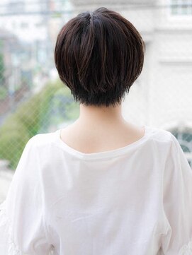 ルティア(Lutia) 大人かわいいショートヘア 似合わせカット 暗髪