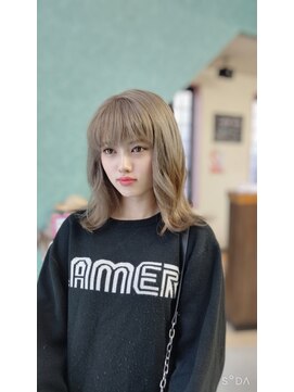 ウィット アンド ラファム Wit &La Famme ぱっつんウルフボブをルーズ巻き仕上げ