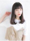 ナチュラルにまとまるストレートヘア