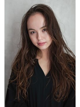 ディスオモテサンドウ 表参道(This OMOTESANDO) 大人可愛いロングパーマスタイル！