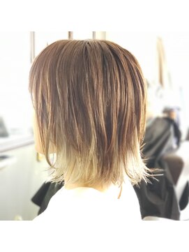 スプーン(SPOON) 外ハネるんるんインナーカラー