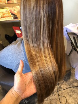 アレクサンドル オブ カラーズ トヤマ(ALEXANDRE OF COLORS TOYAMA) 髪質改善トリートメント！